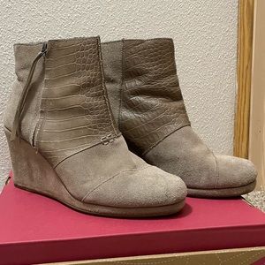 TOMS Desert Wedge Bootie